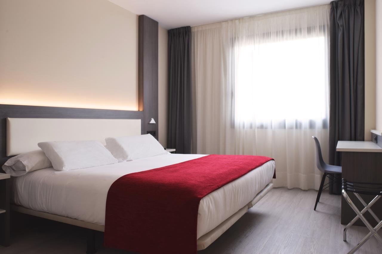 Hotel New Bilbao Airport Дерио Экстерьер фото