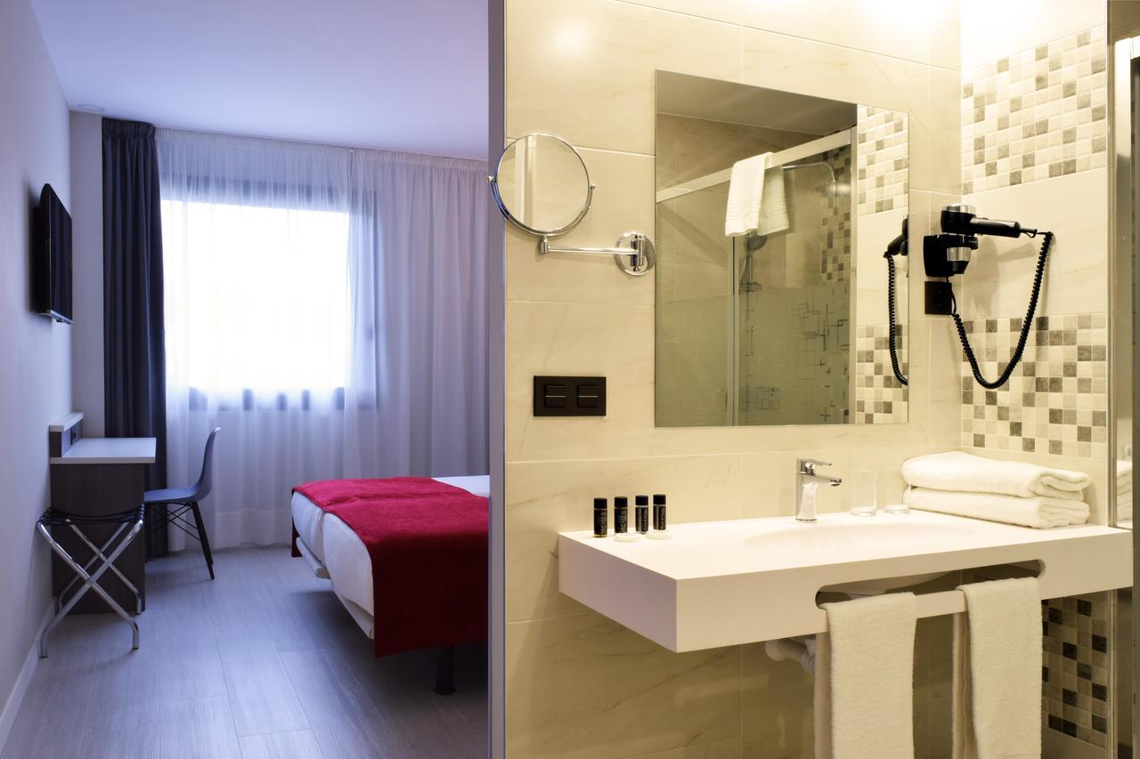 Hotel New Bilbao Airport Дерио Экстерьер фото